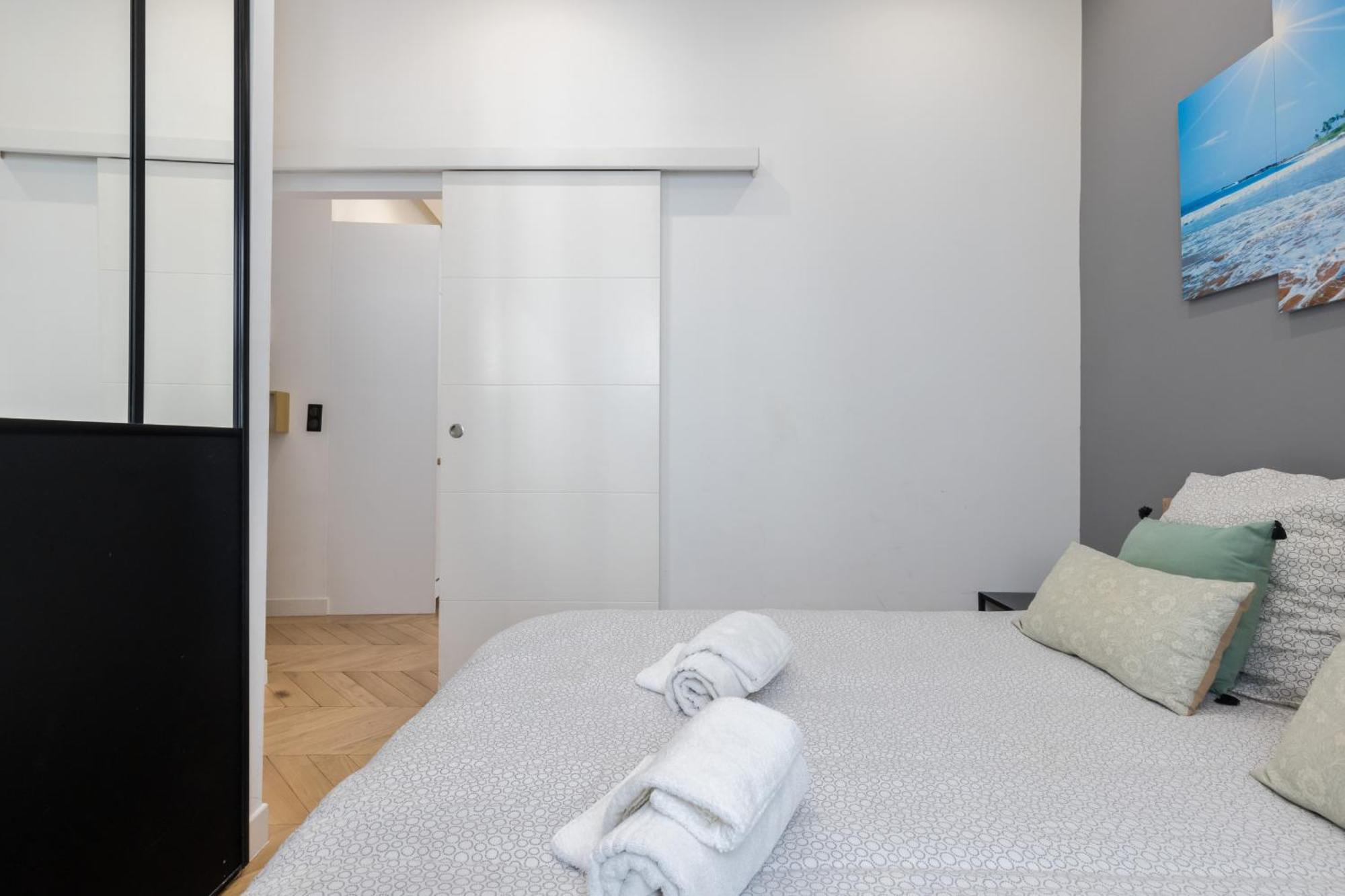 Massena Square - Ultra 1 Bdr Apartment